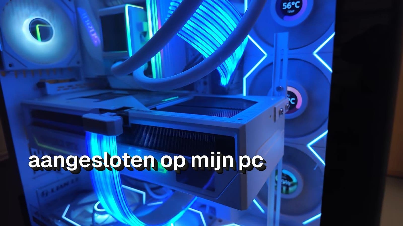 Interieur van de desktop pc met de RTX 5090 videokaart